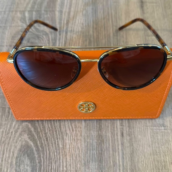 Tory Burch Accessories - Tory Burch Tortoise Aviator Sunglasses